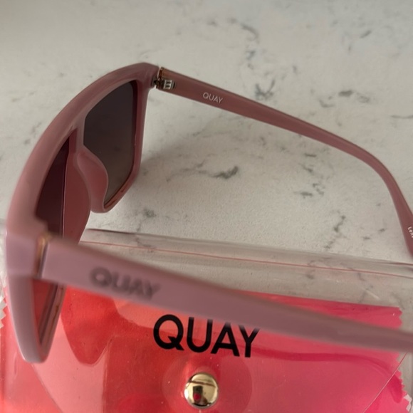 Quay Australia Pink Sunglasses - Picture 4 of 4